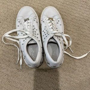 J slide star stud tennis shoes